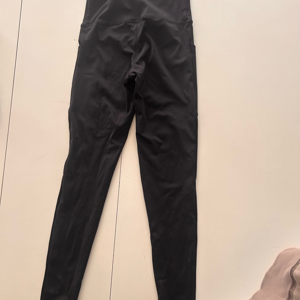 Black yoga pants side pocket perfect condition worn once